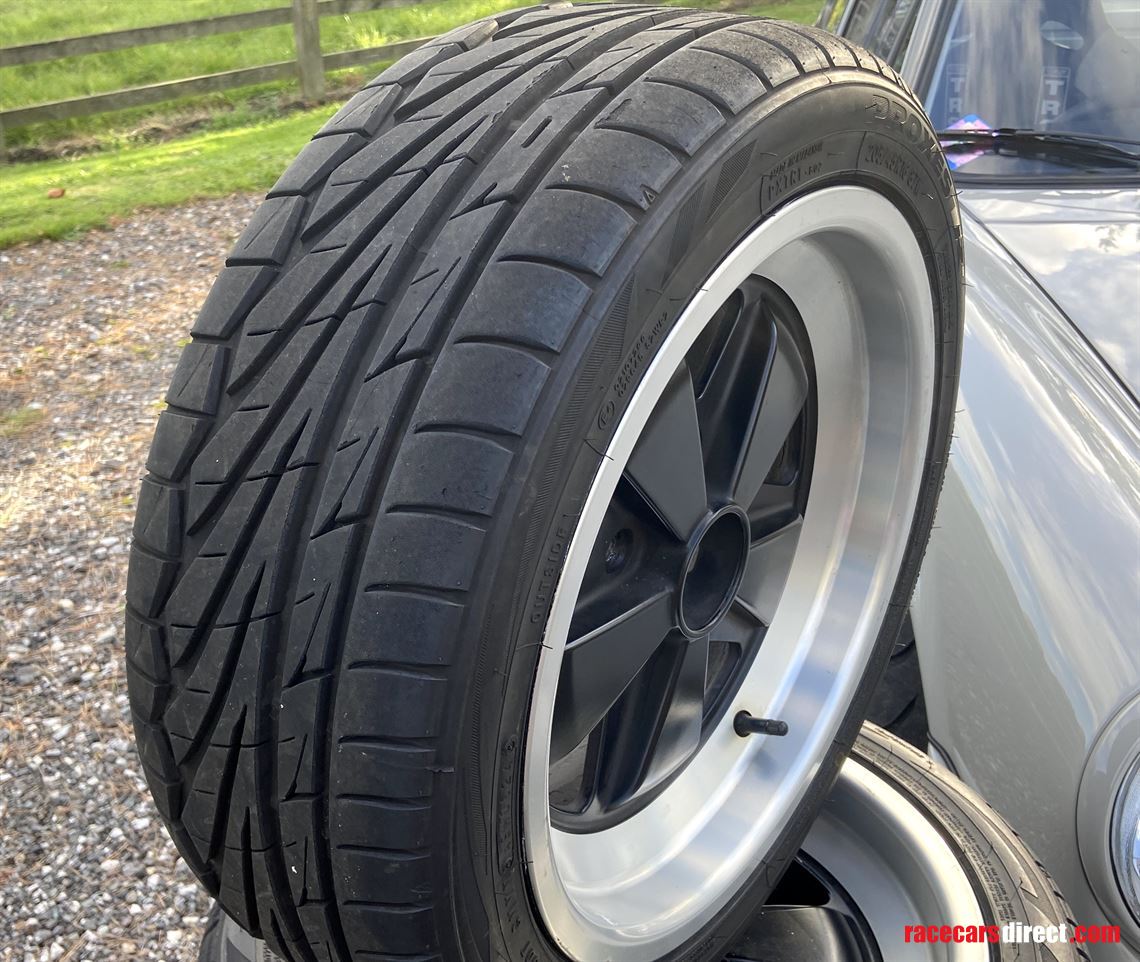 1981-porsche-911-sc---fast-roadtrack