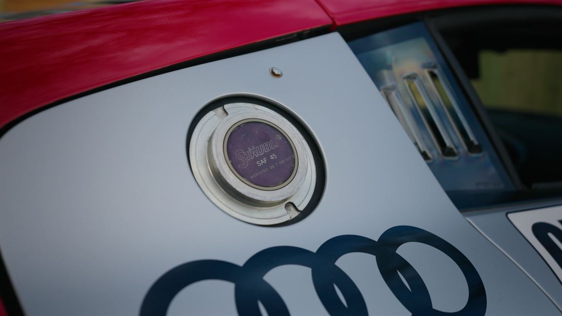 2011-audi-r8-lms-gt3