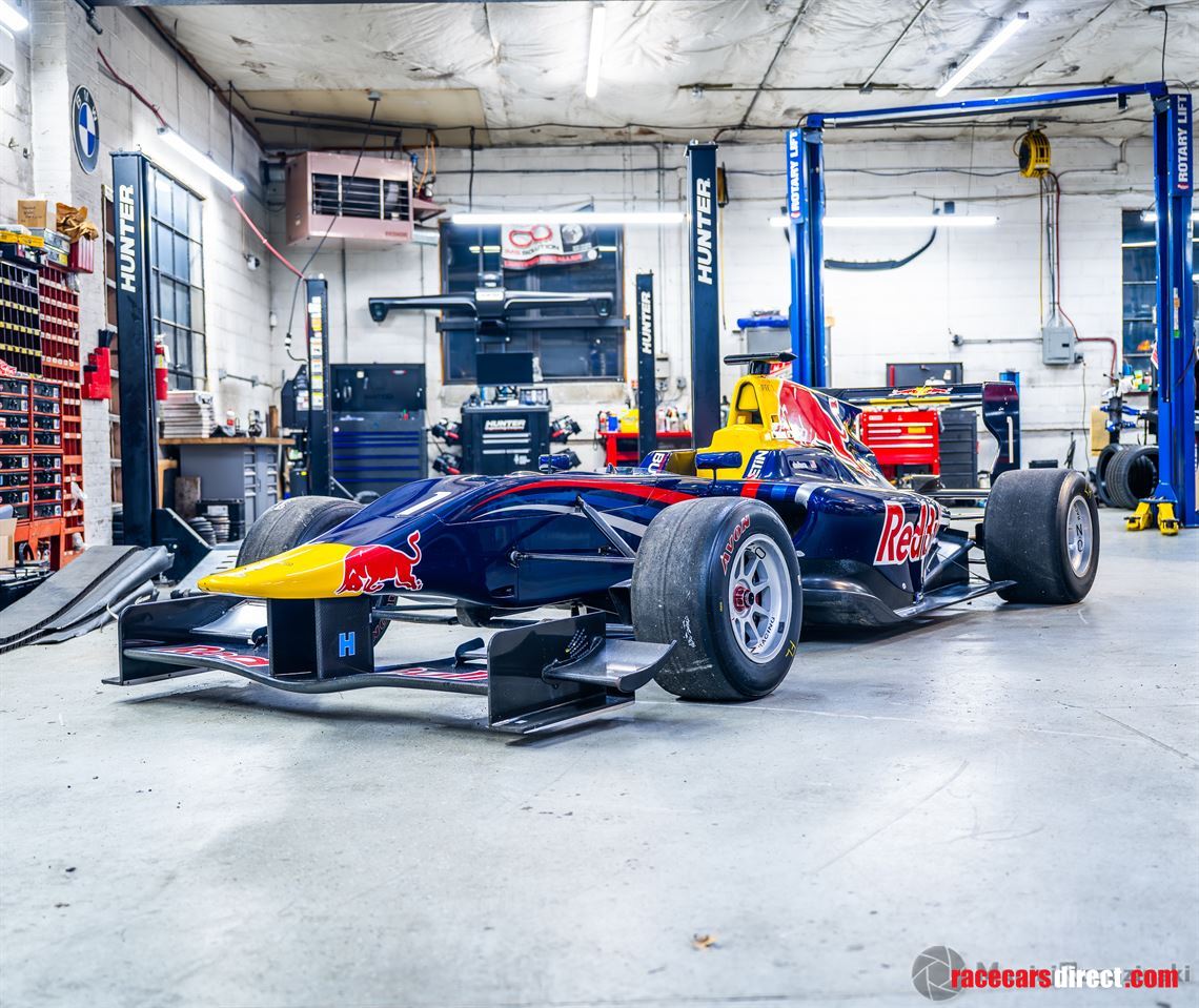 2014-dallara-gp313-w-extensive-spares-package