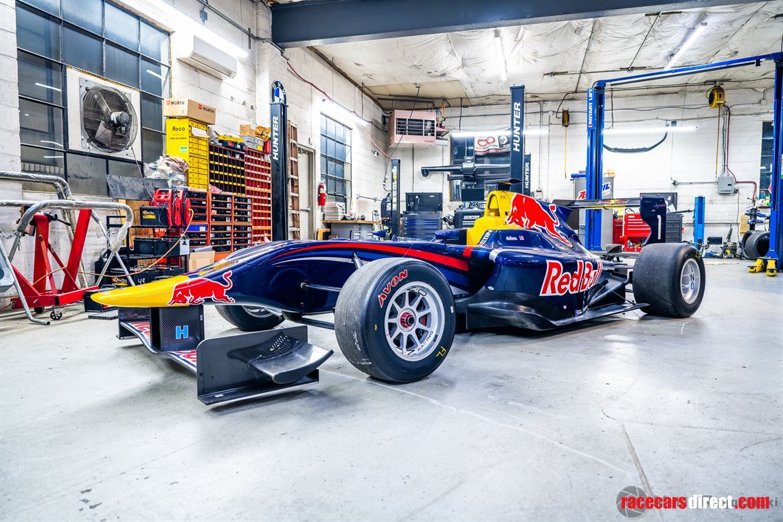 2014-dallara-gp313-w-extensive-spares-package