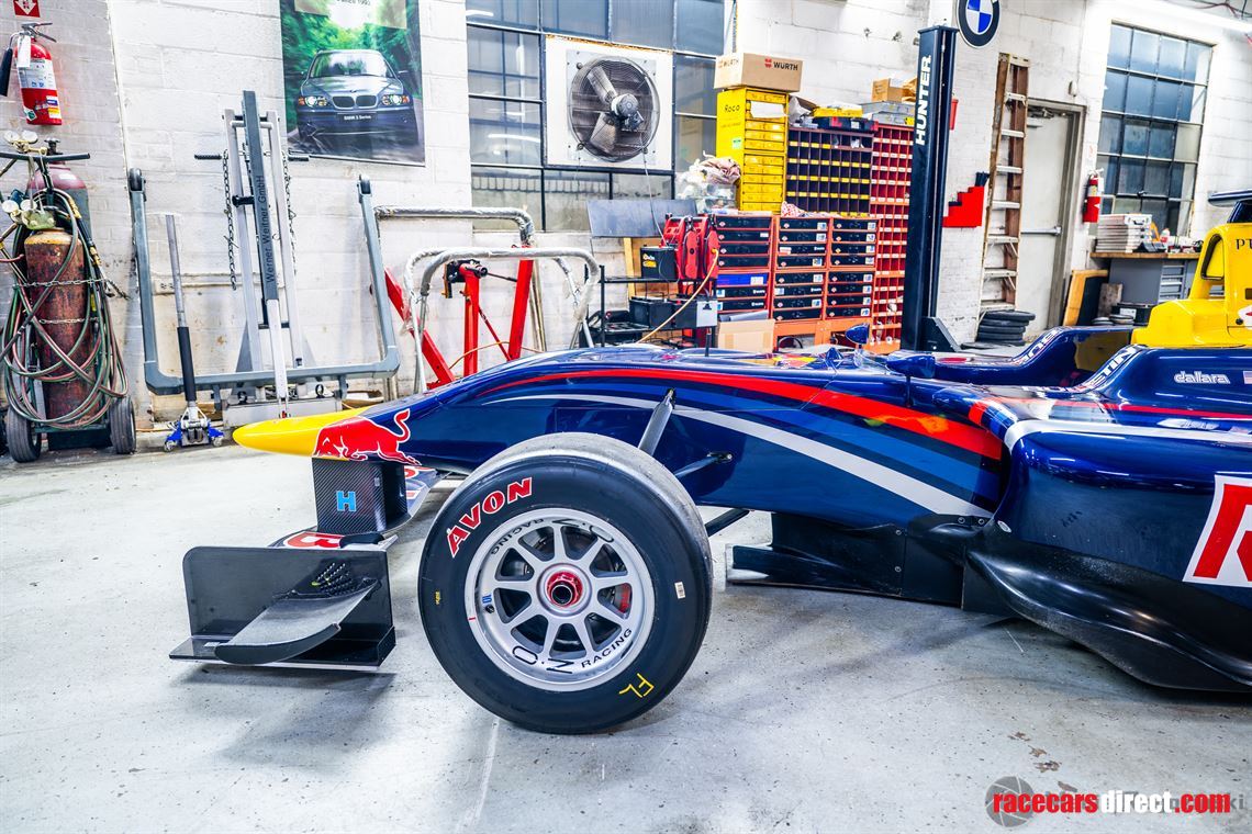 2014-dallara-gp313-w-extensive-spares-package