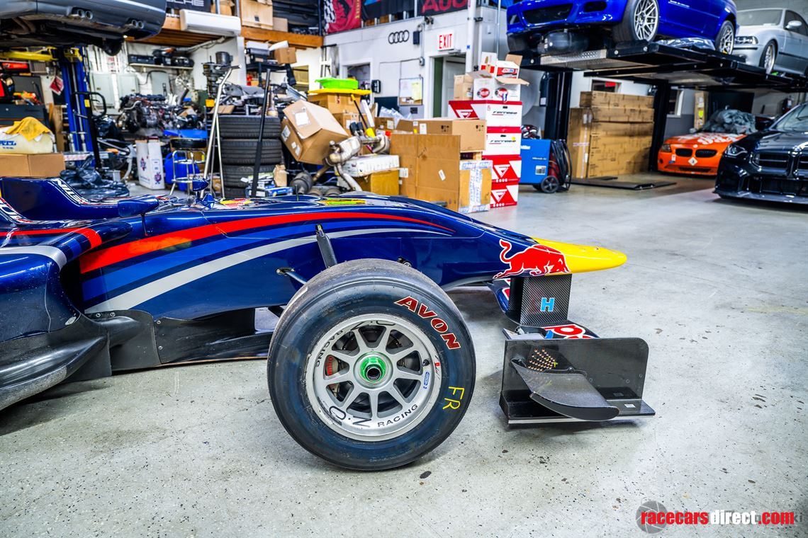 2014-dallara-gp313-w-extensive-spares-package