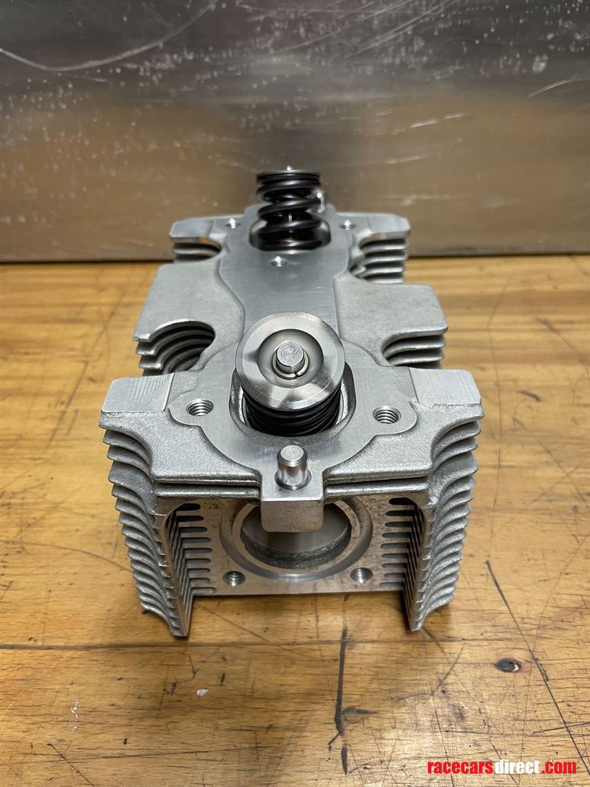 new-original-porsche-993-gt2-evo-cylinder-hea