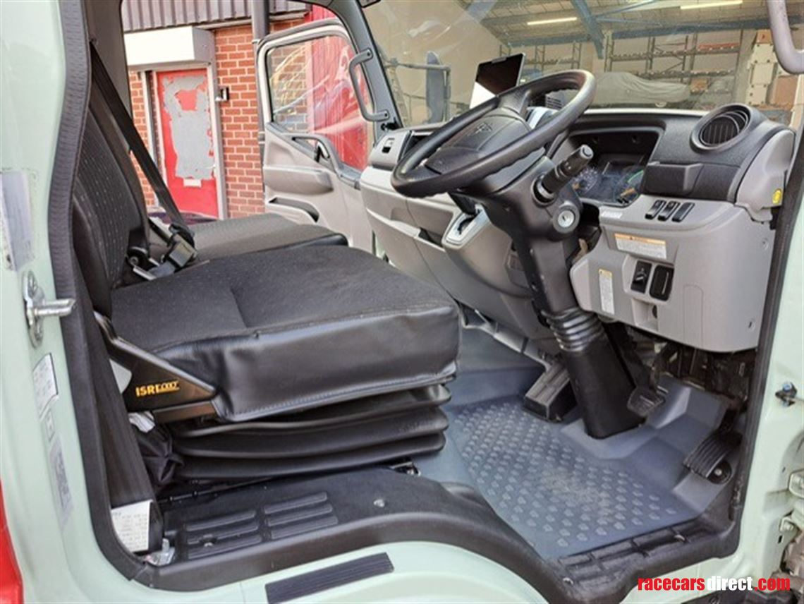 mitsubishi-canter-race-truck