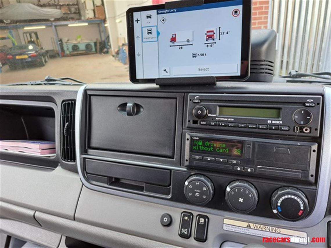 mitsubishi-canter-race-truck