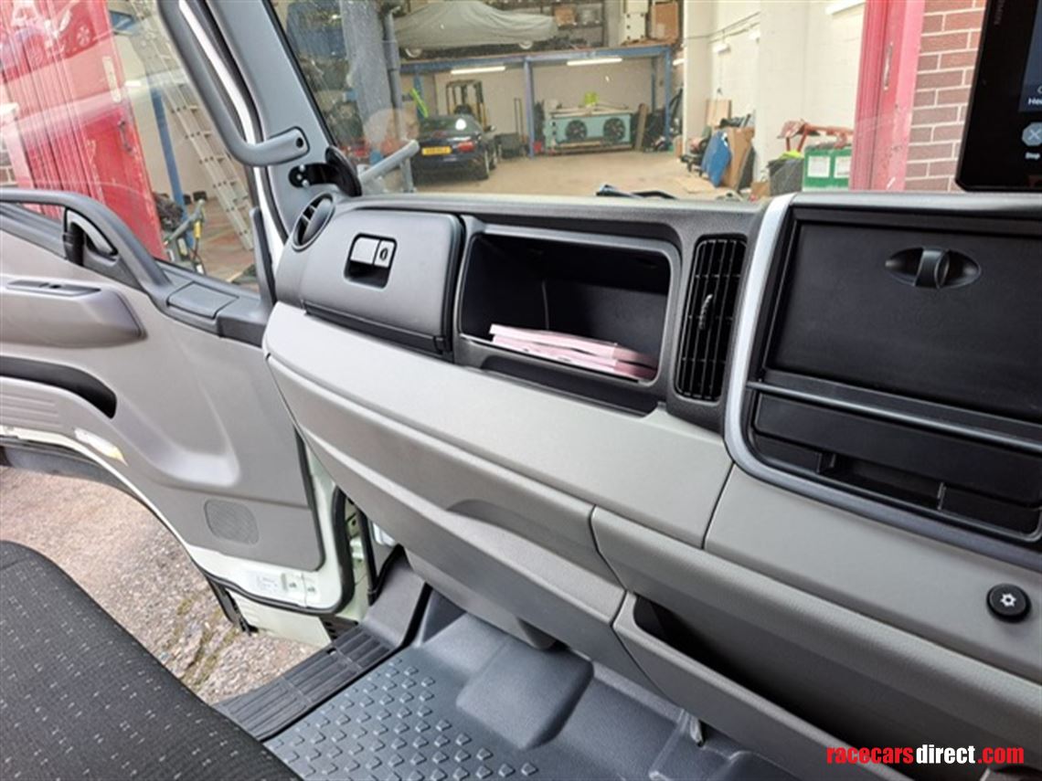 mitsubishi-canter-race-truck