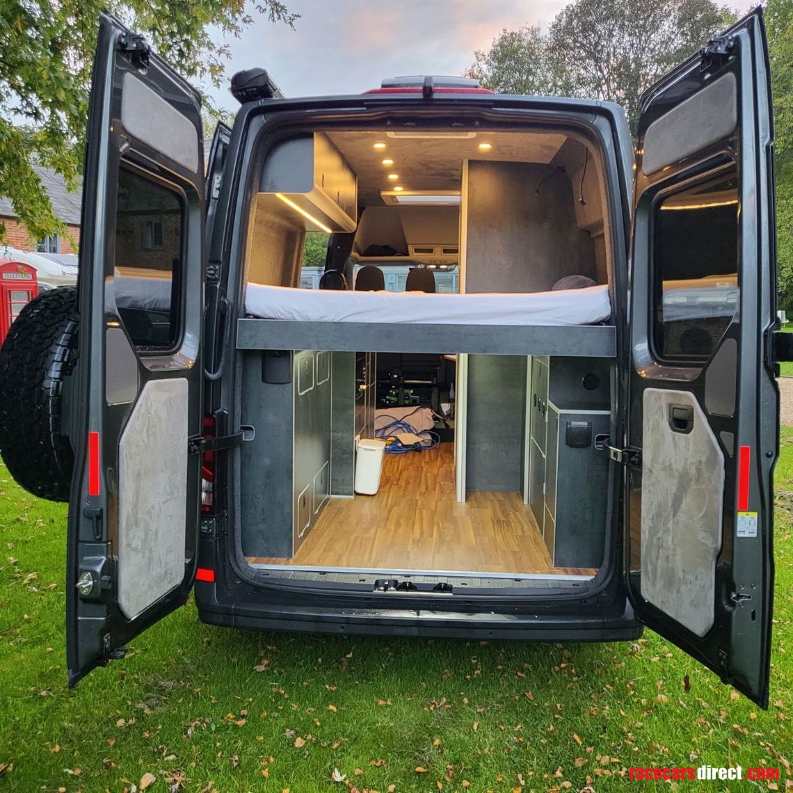 campervan-man-tge-3140-crafter