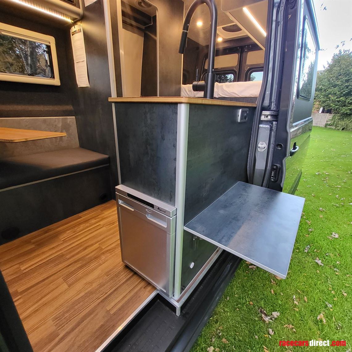 campervan-man-tge-3140-crafter