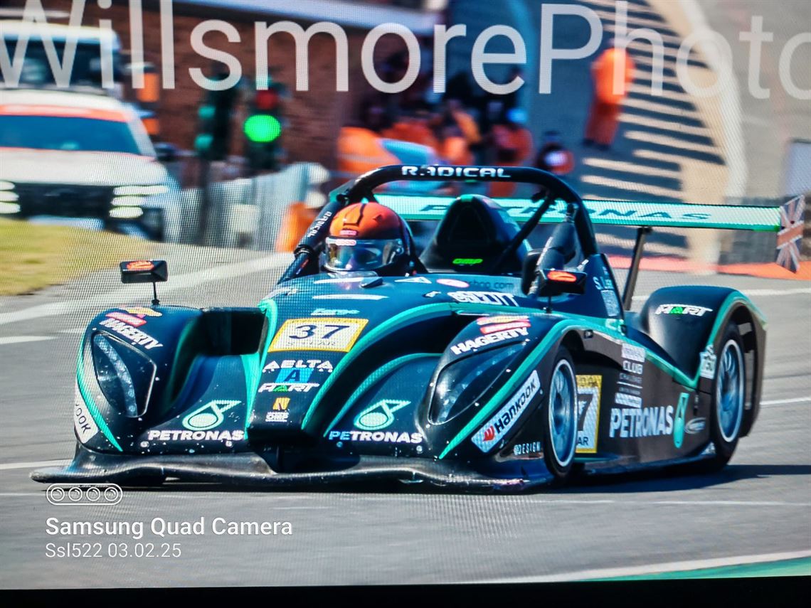 Brands Hatch , Paddock Hill(former livery)