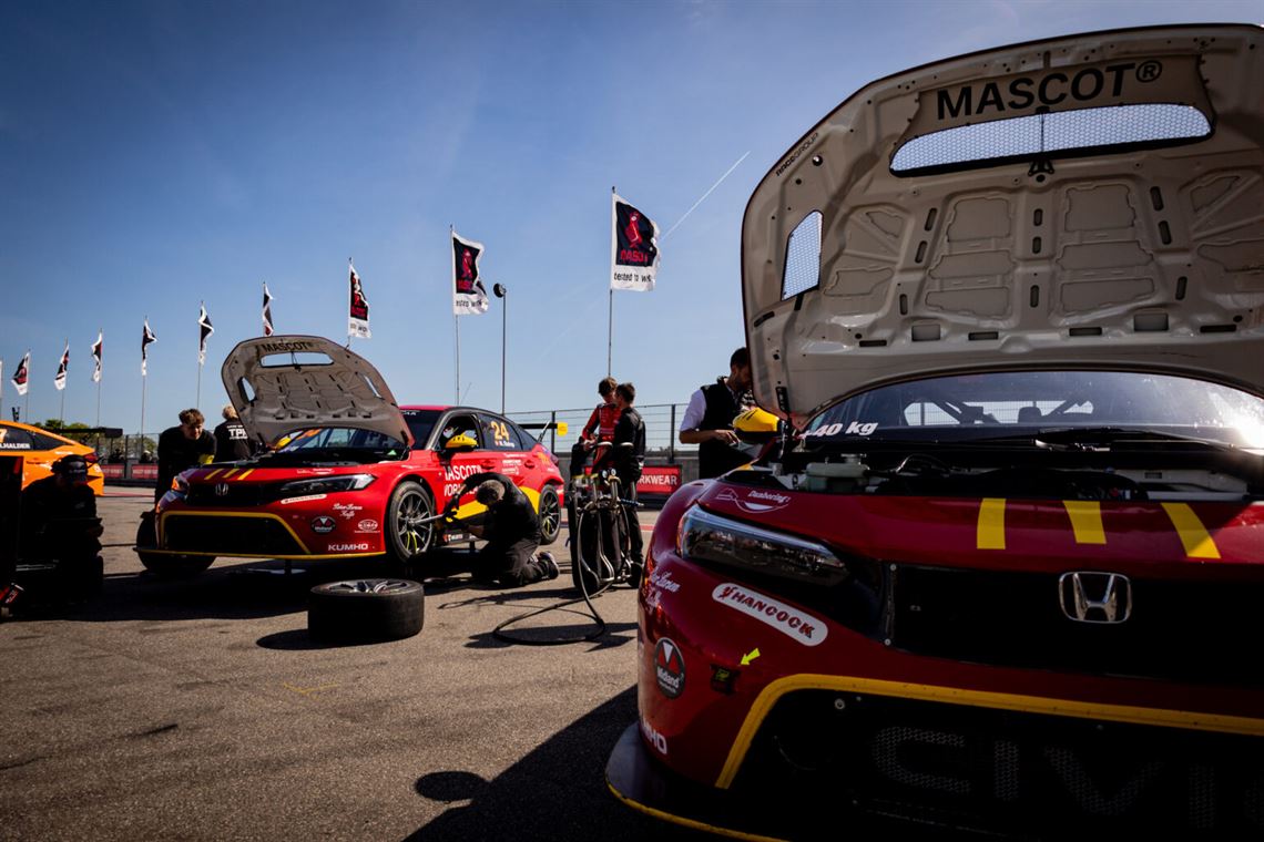 2x-honda-fl5-tcr-package-full-raceready