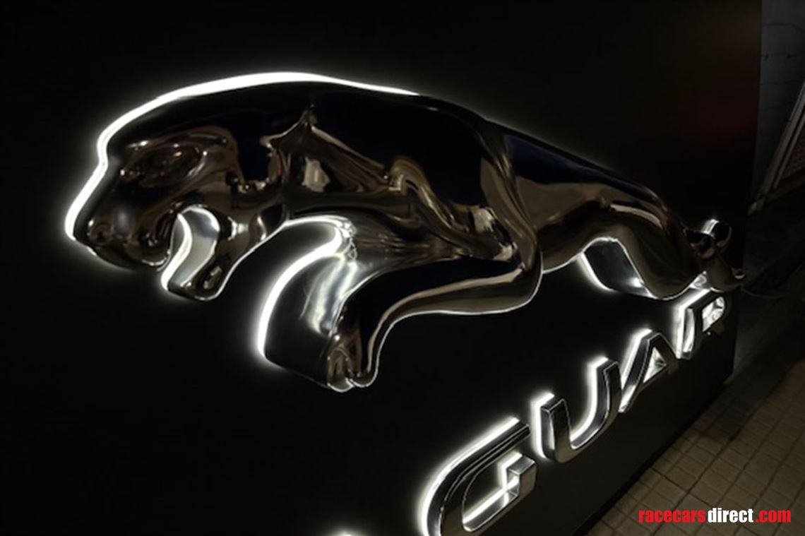 jaguar-illuminated-sign