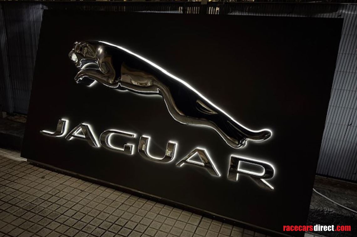 jaguar-illuminated-sign