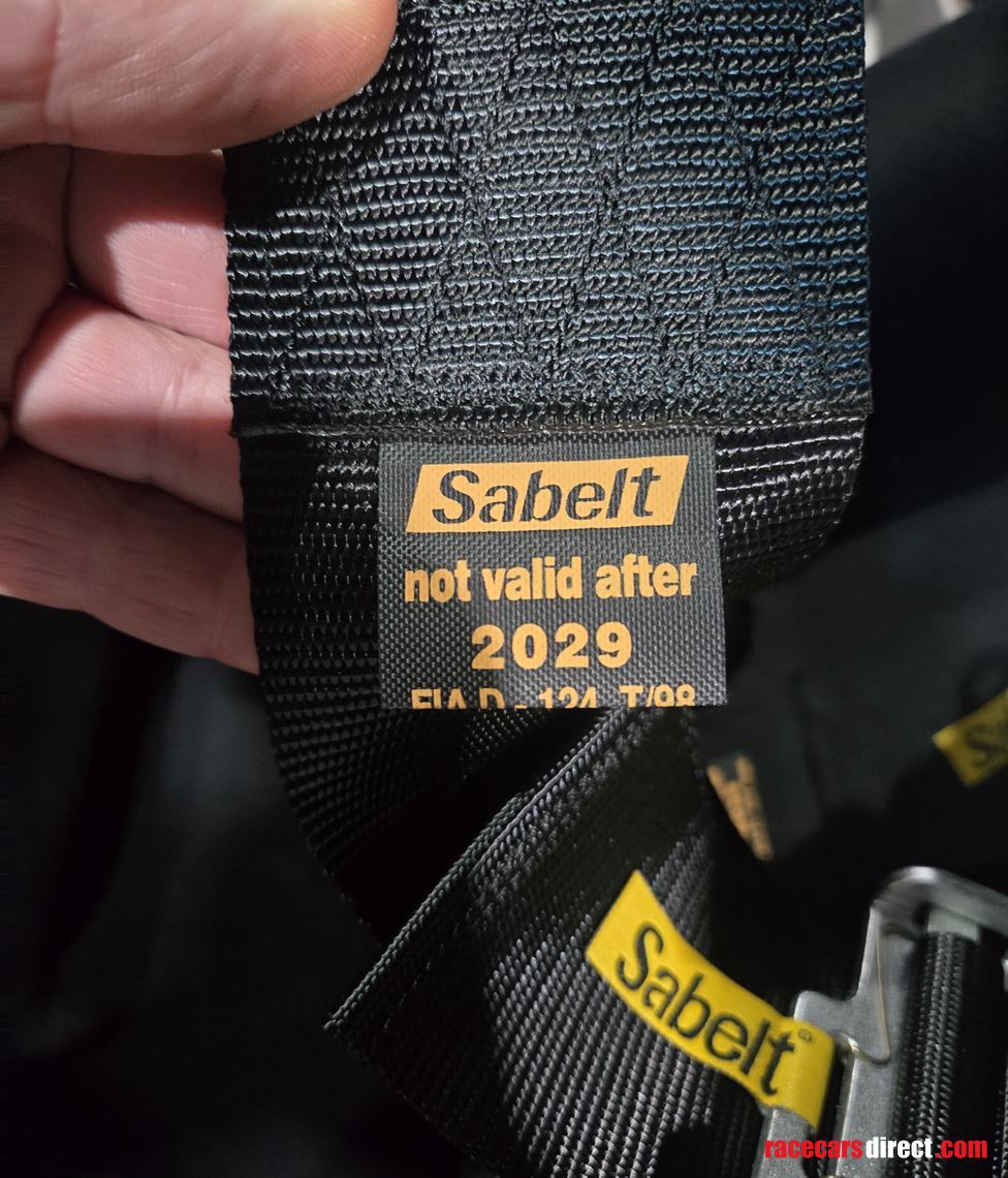 2009-holden-hsv-race-car-ex-supercar-series