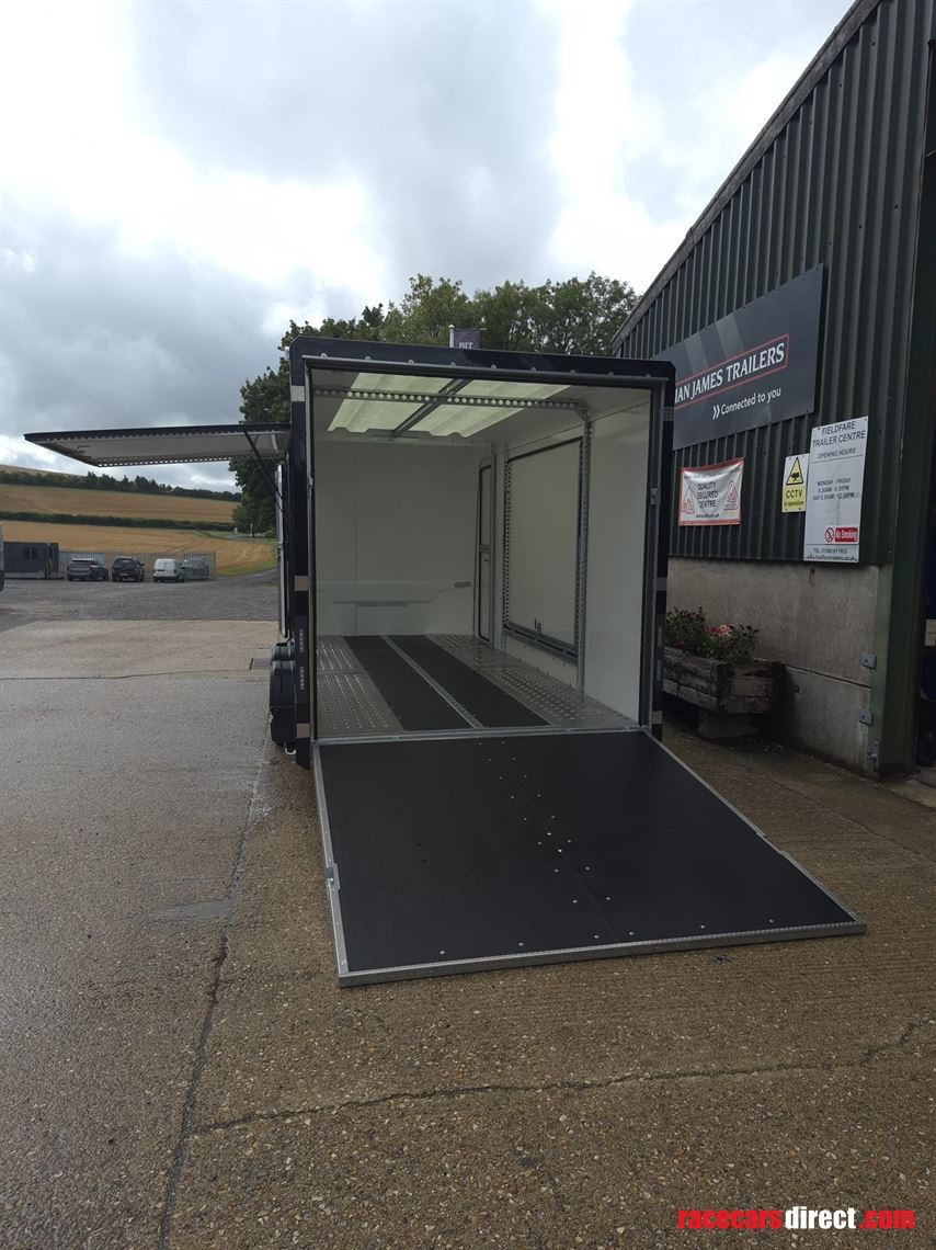 brian-james-race-box-45m-x-19m-black-3000kg-g