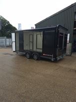 brian-james-race-box-45m-x-19m-black-3000kg-g