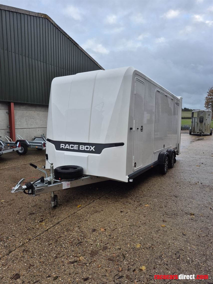 brian-james-race-box-5m-x-19m-3000kg-gvw-twin