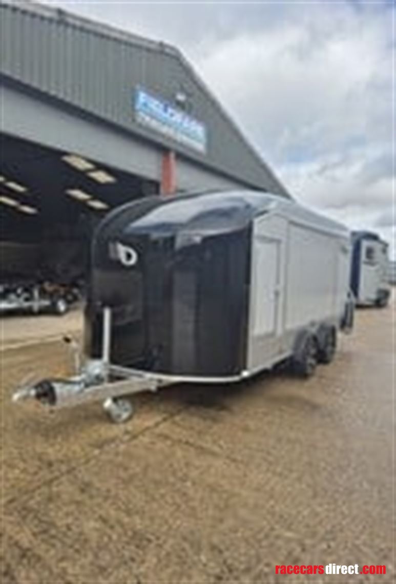 debon-c1000-enclosed-car-trailer-twin-axle-35