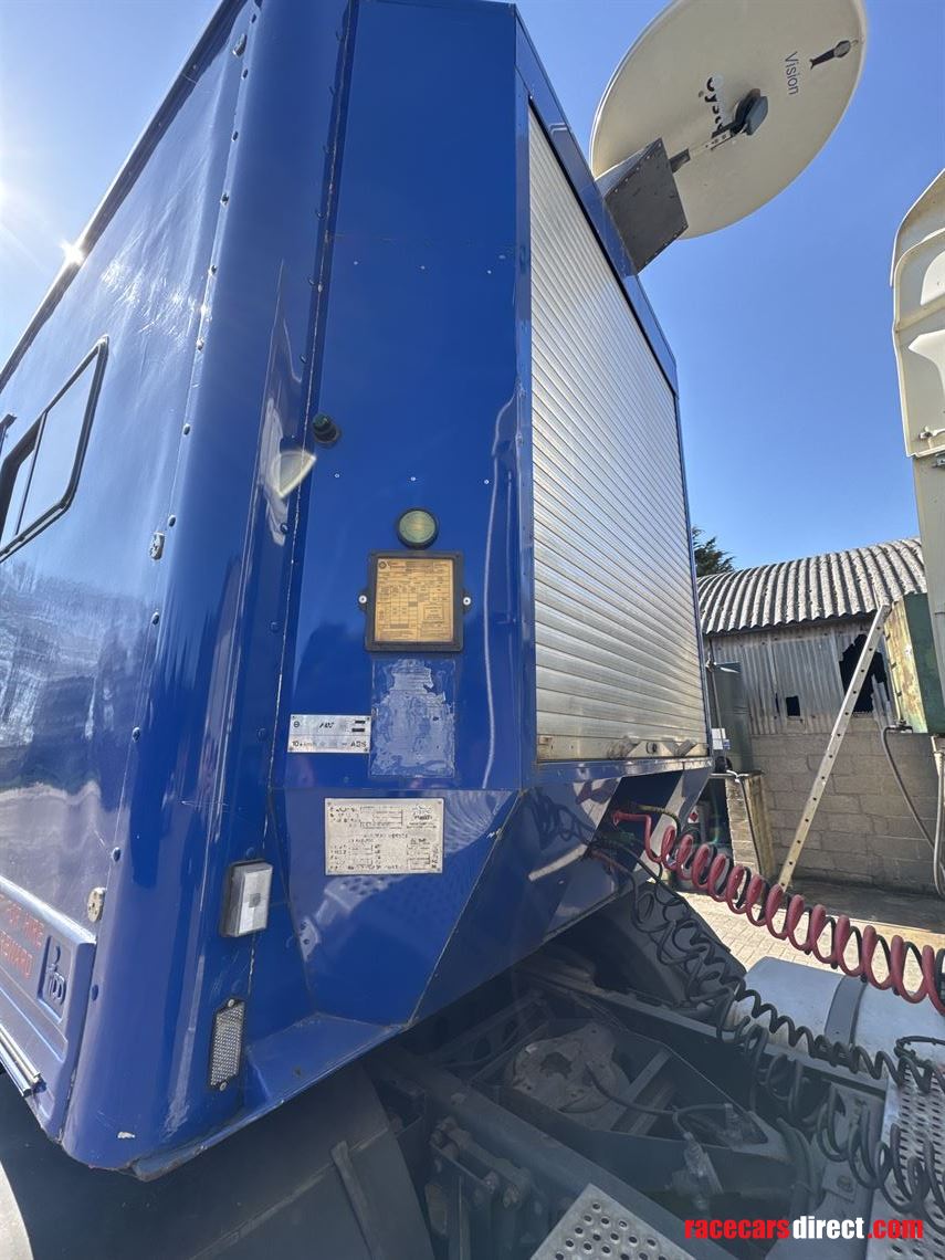 2008-daf-xf-105460---race-team-four-car-trans