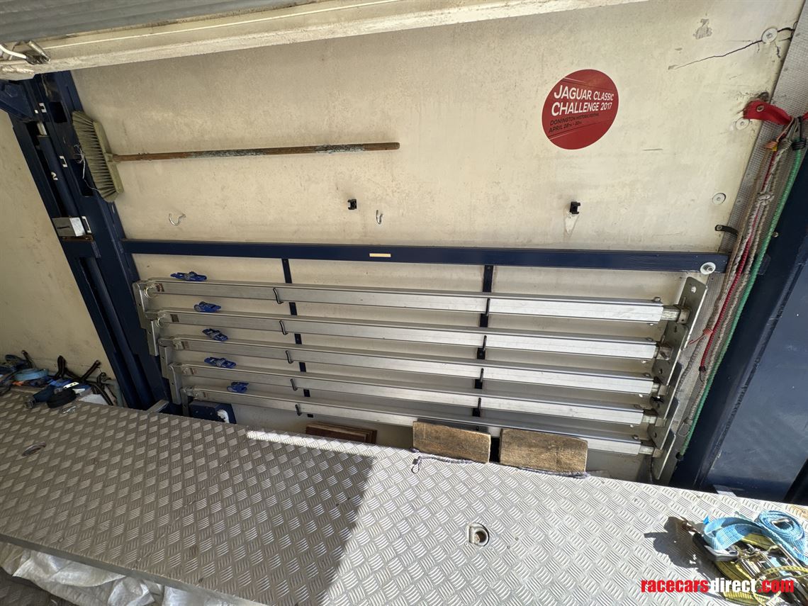 2008-daf-xf-105460---race-team-four-car-trans