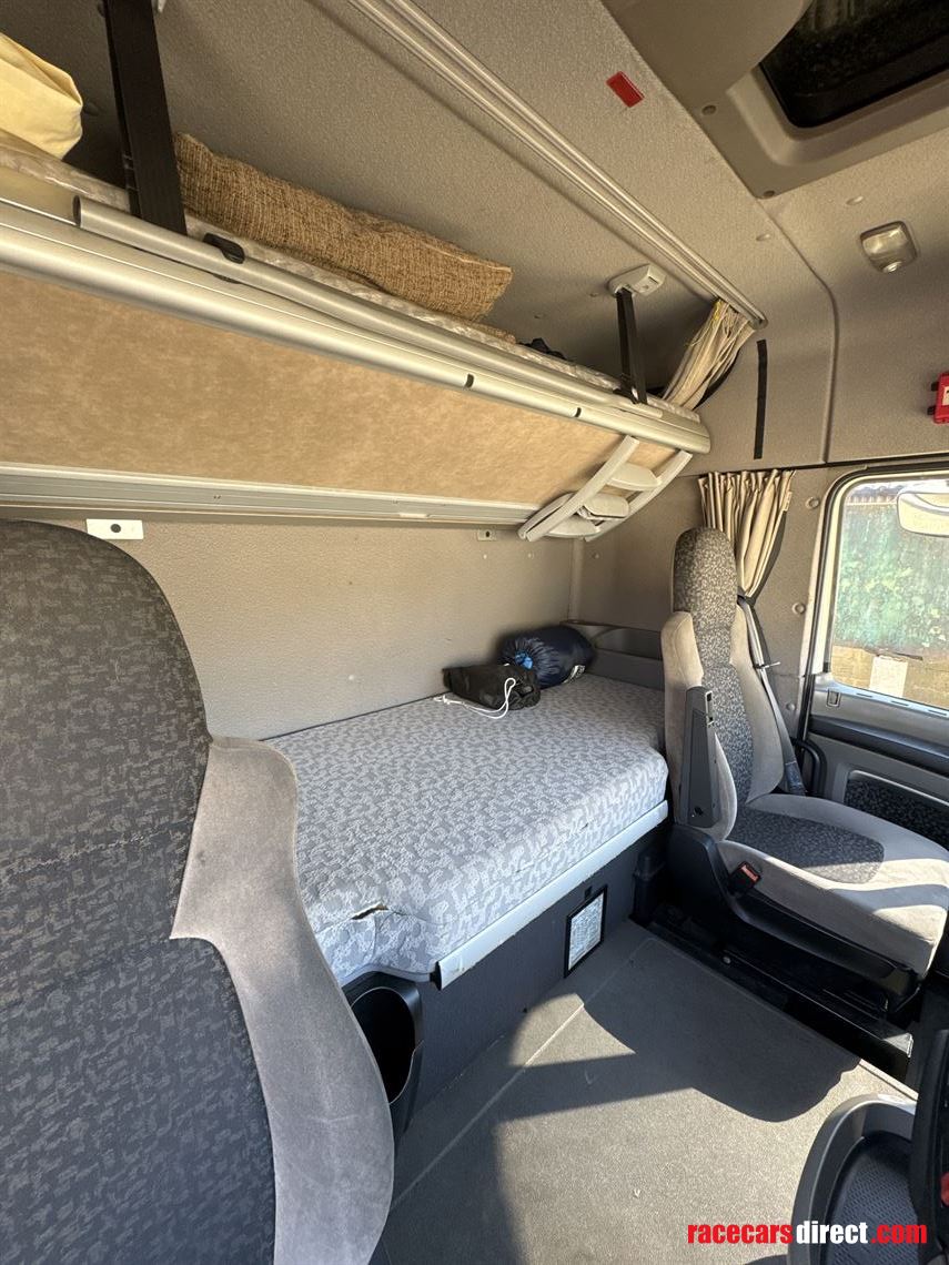 2008-daf-xf-105460---race-team-four-car-trans