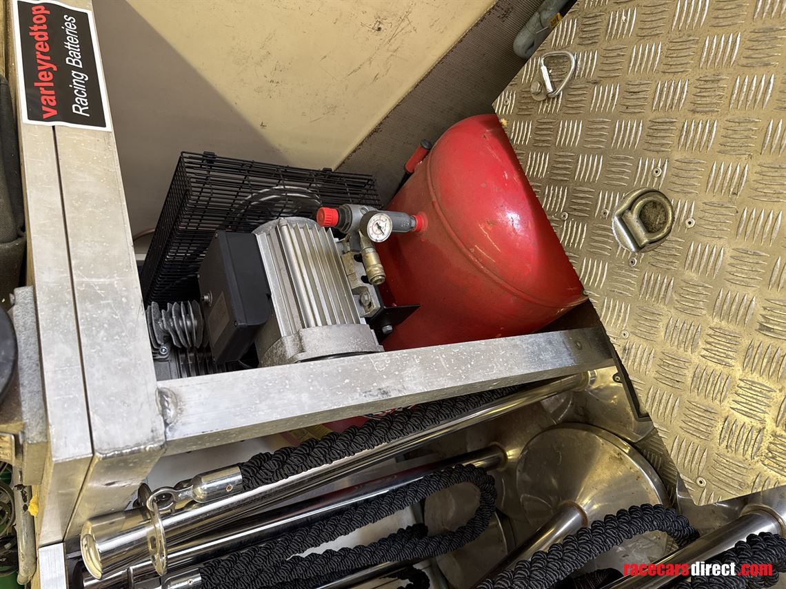 2008-daf-xf-105460---race-team-four-car-trans