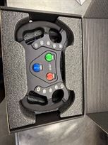 new-aim-gt32-pdm-steering-wheel