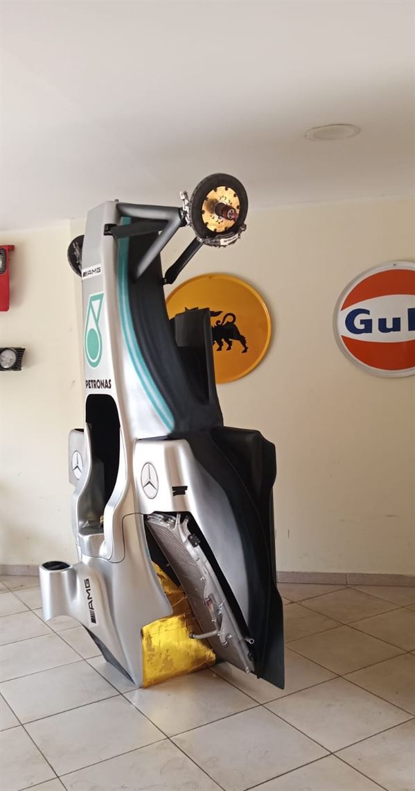 f1-hamilton-mercedes-w08---11-replica-memorab