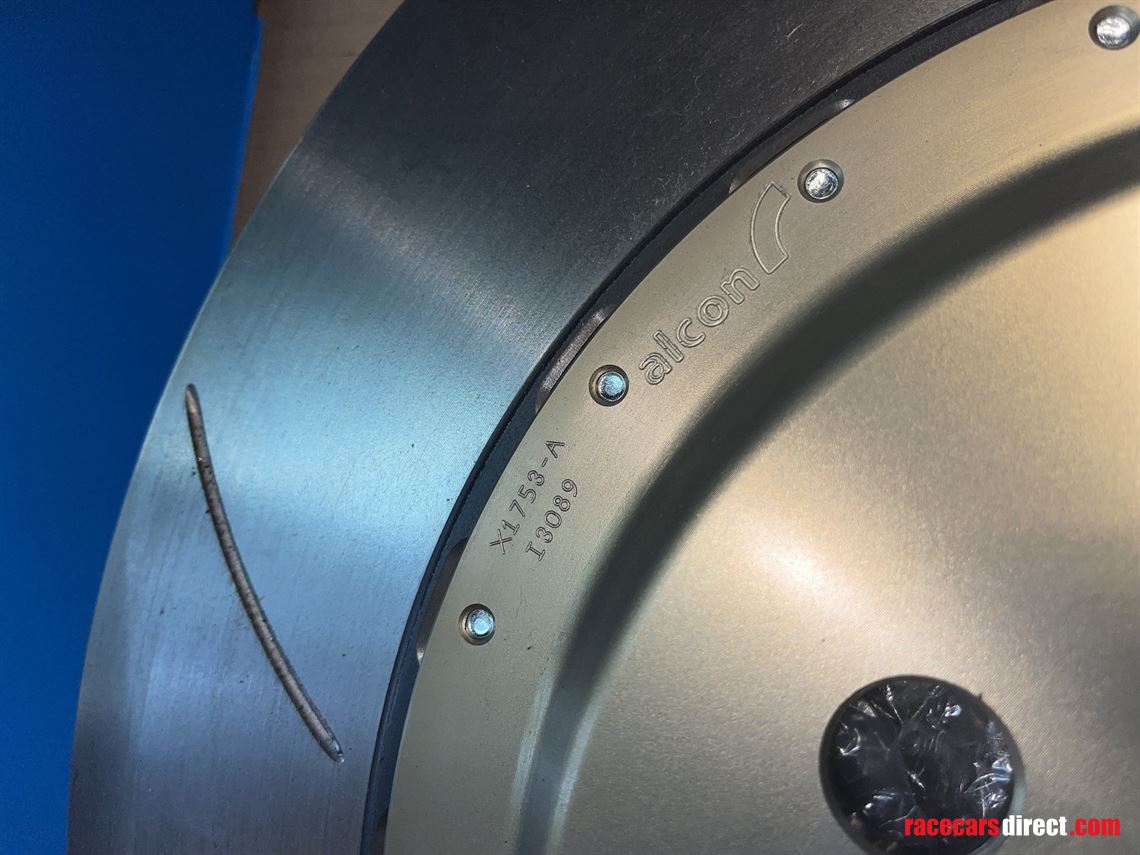 gt4-aston-martin-front-discs-bells