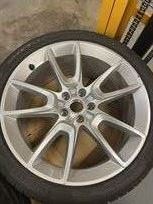 bentley-continental-gt-alloy-wheels-with-wint