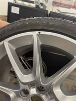 bentley-continental-gt-alloy-wheels-with-wint