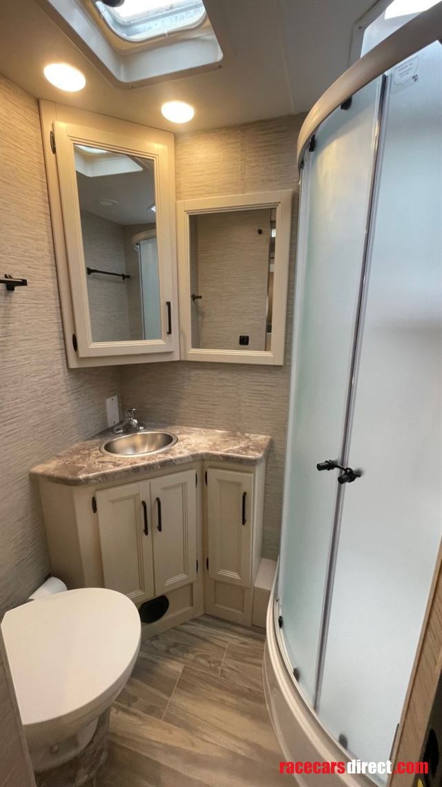 2021-thor-ace-323-bunkhouse