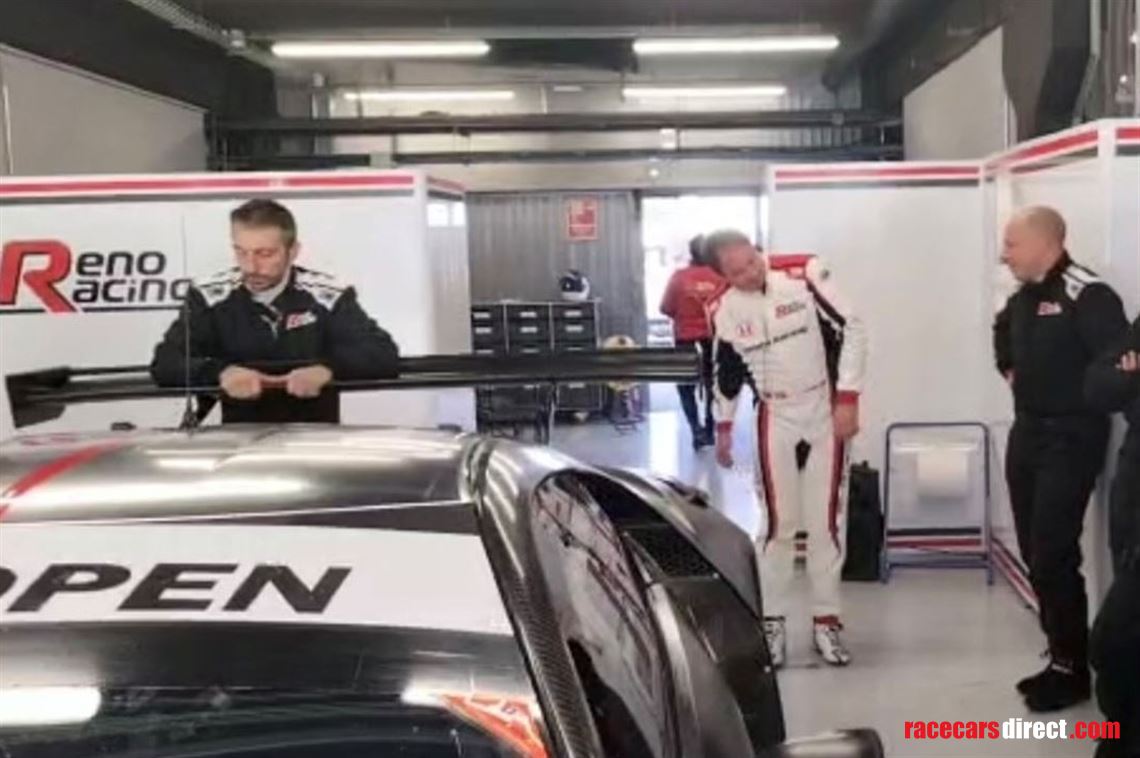 caseliner-seamless-pitwalls