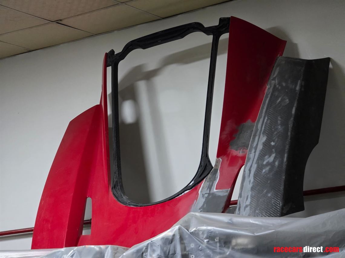 ferrari-enzo-f60-engine-bonnet