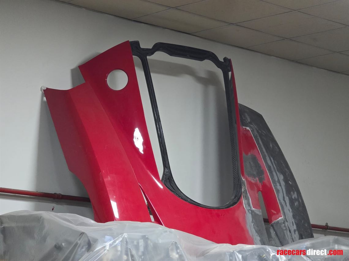 ferrari-enzo-f60-engine-bonnet