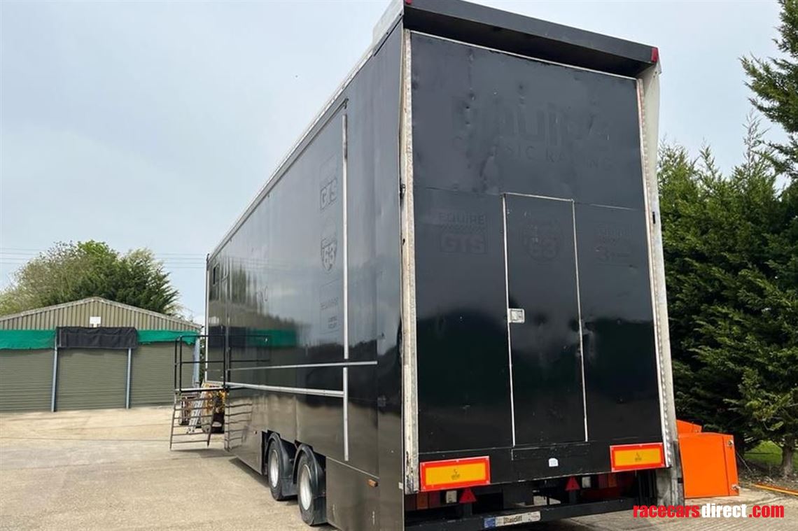 race-trailer-with-office