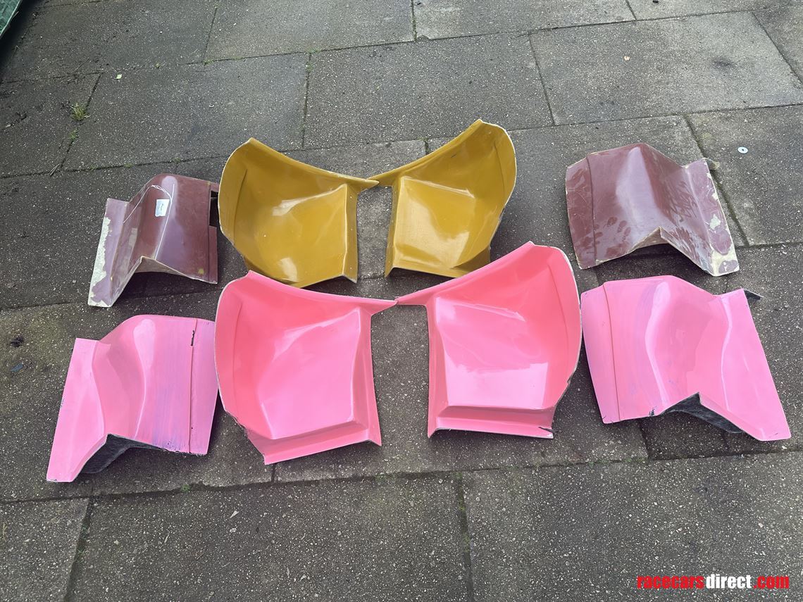 Front inner wing pods