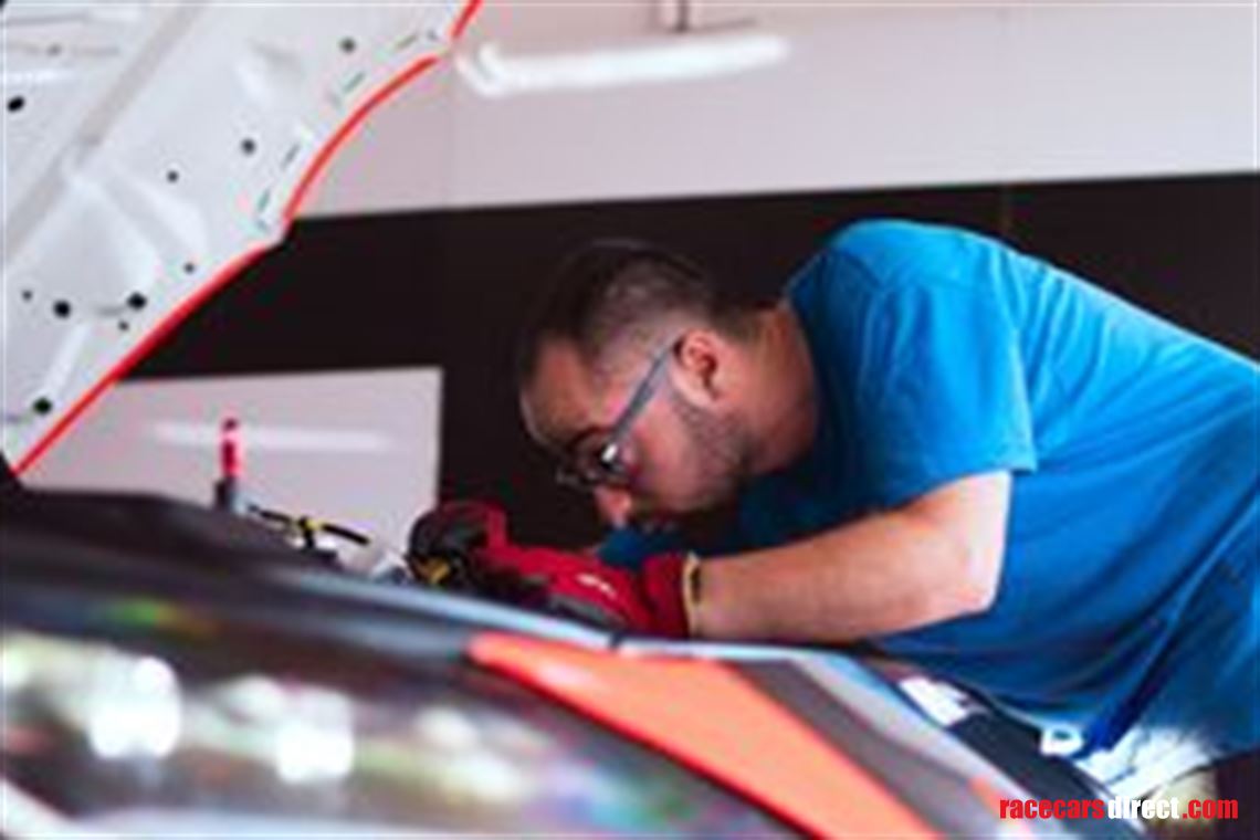 freelance-race-tecnhinican-available