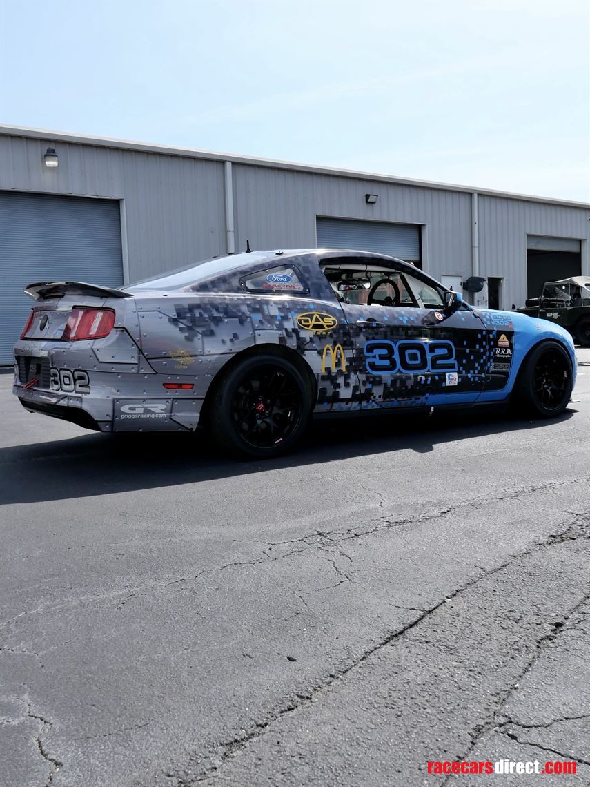 2012-ford-mustang-boss-302r1-multimatic-motor