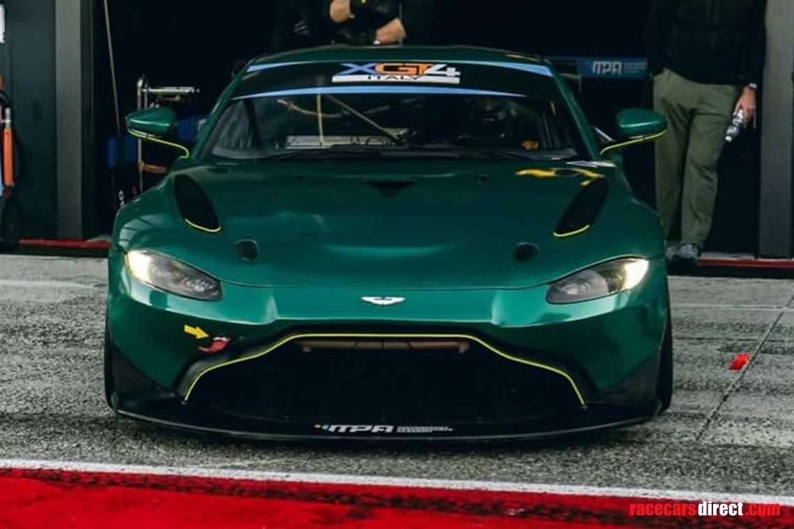 aston-martin-vantage-gt4