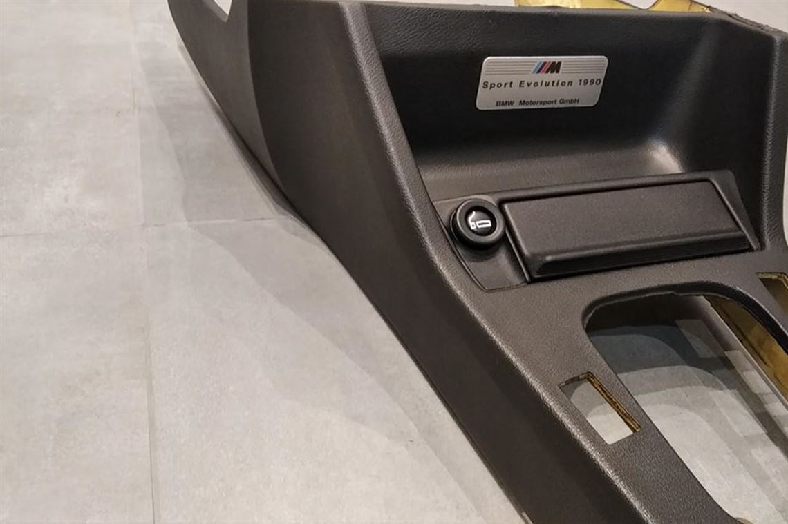 bmw-m3-e30-sport-evo-s14-center-console-oem-1