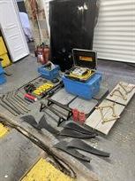 radical-sr3-sr4-parts-and-garage-equipment