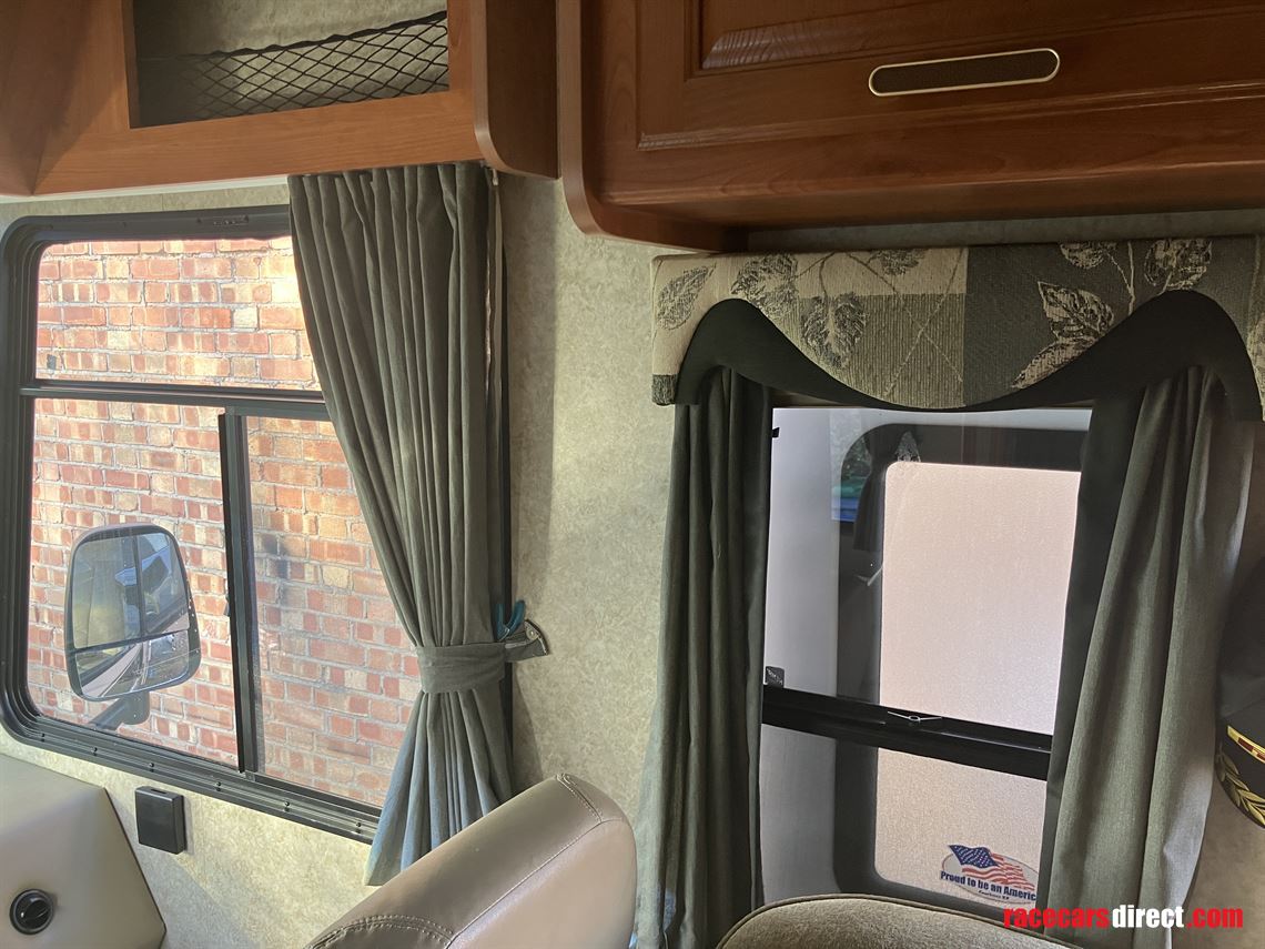 38-ft-coachman-miranda-motorhome-29k-one-owne