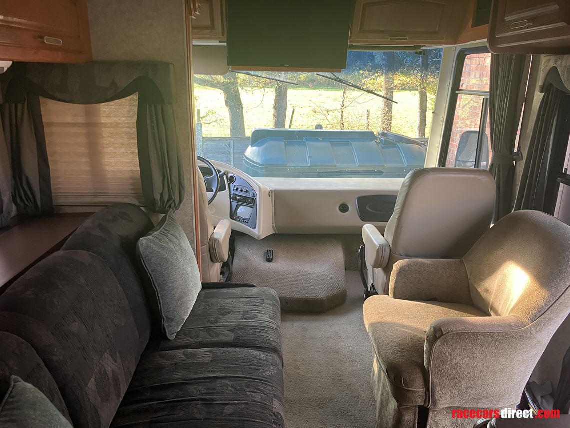 38-ft-coachman-miranda-motorhome-29k-one-owne