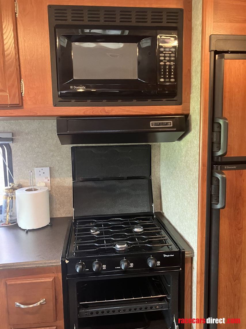 38-ft-coachman-miranda-motorhome-29k-one-owne