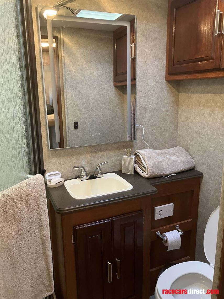 38-ft-coachman-miranda-motorhome-29k-one-owne