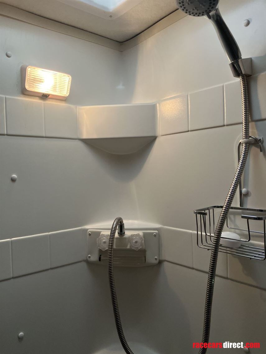 38-ft-coachman-miranda-motorhome-29k-one-owne