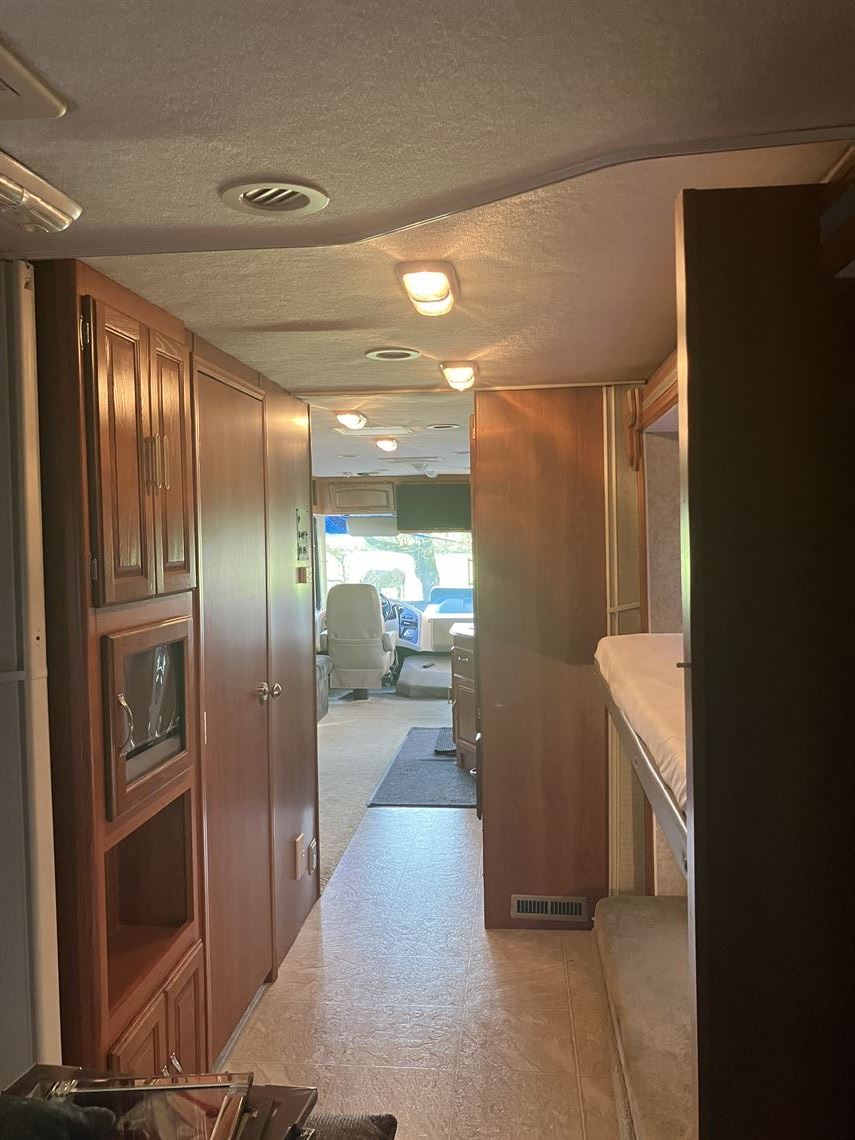 38-ft-coachman-miranda-motorhome-29k-one-owne