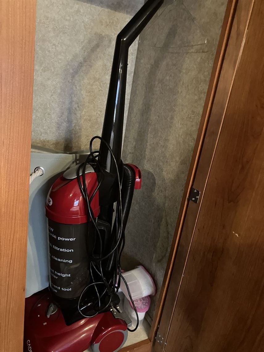 38-ft-coachman-miranda-motorhome-29k-one-owne