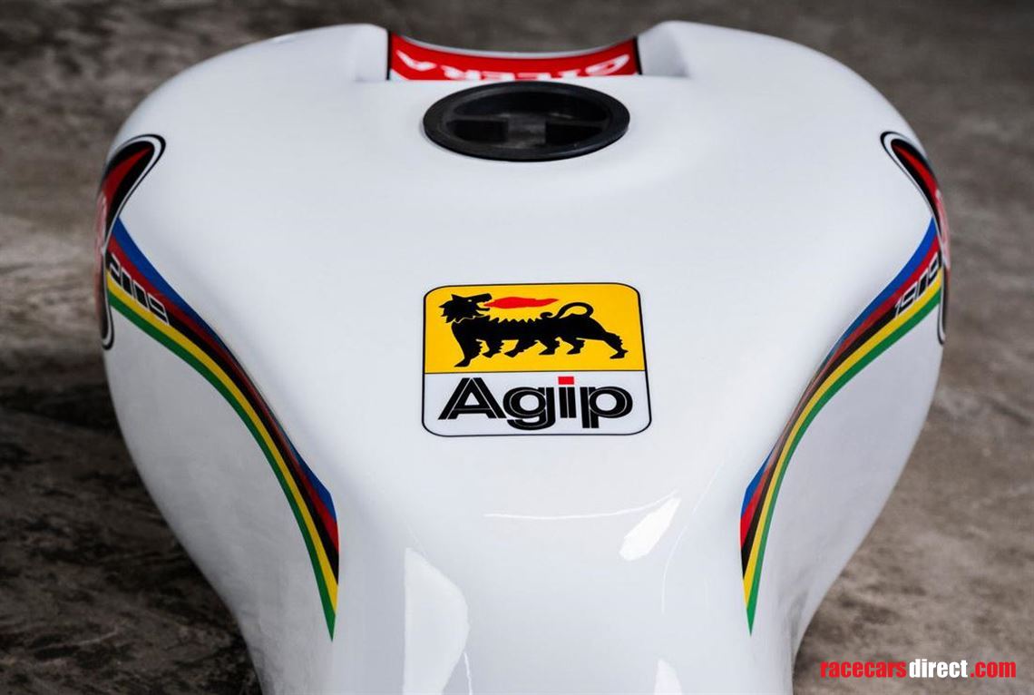 marco-simoncelli-tank-gilera-250