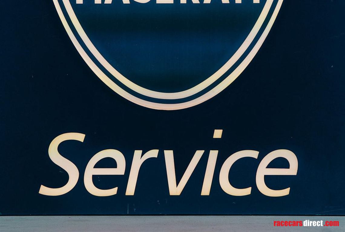 maserati-xxl-illuminated-sign-1980